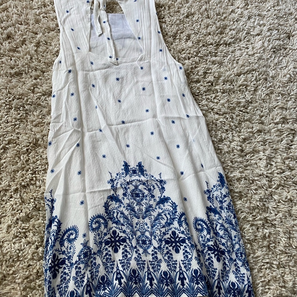 Dress - Picture 3 of 4